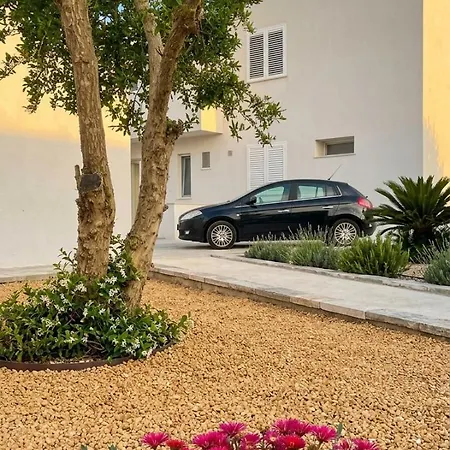 Poseidone Con Giardino Hébergement de vacances *
